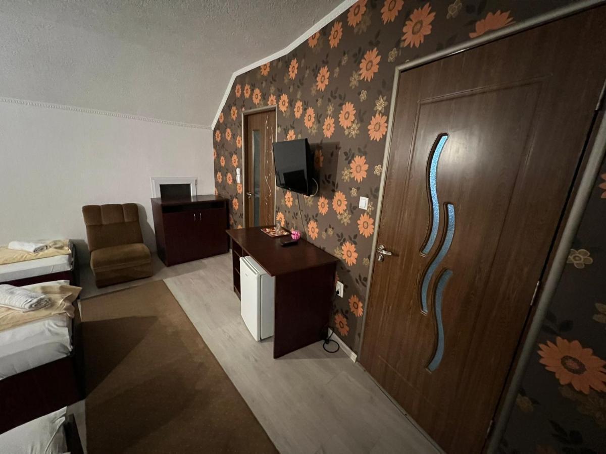 Hotel Vila Delia Oradea Exterior foto