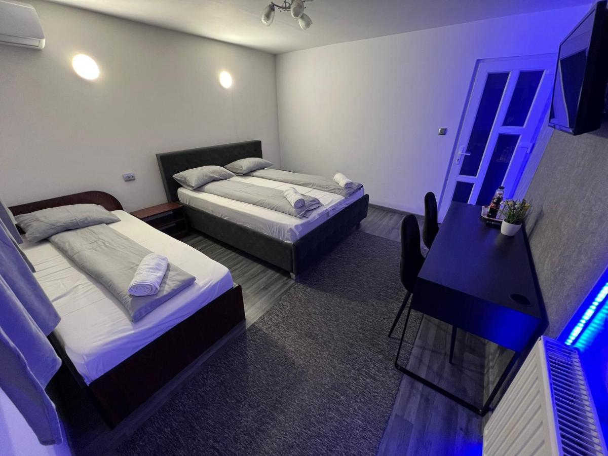 Hotel Vila Delia Oradea Exterior foto