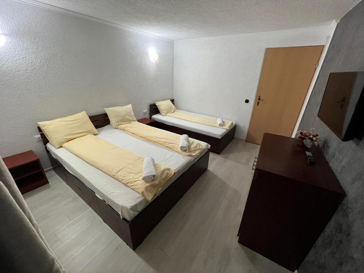 Hotel Vila Delia Oradea Exterior foto